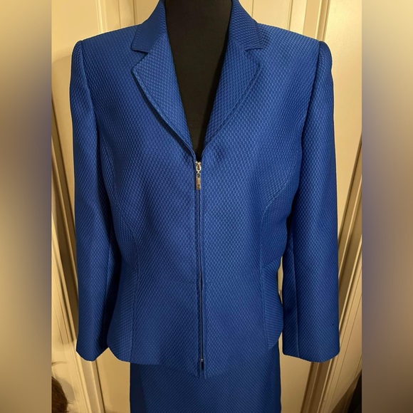 Tahari Royal Blue Women's Blazer and Skirt Set - Picture 2 of 8